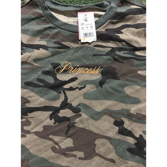 Zoe + Liv Shirt Womens XL Camo Camouflage Princess Embroidered Green Tee Top NWT - Picture 2 of 4